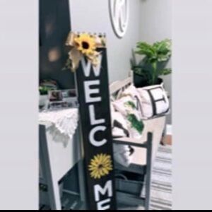 Welcome Sign with Sunflower Accent